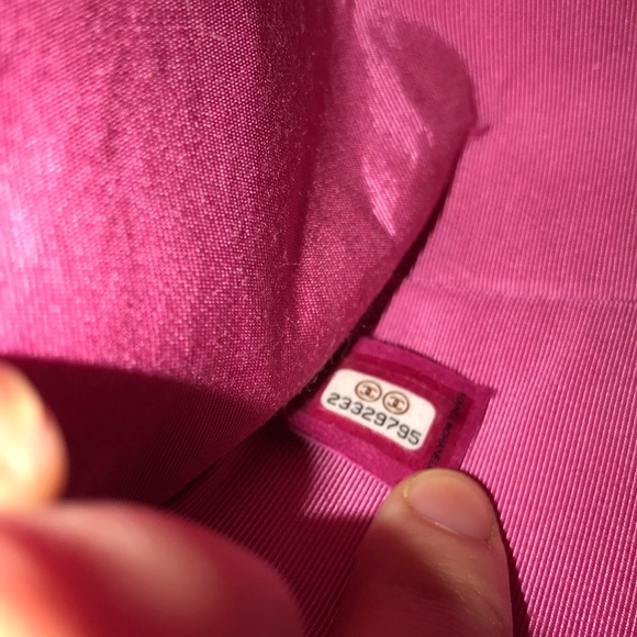 ❌ SOLD ❌ Chanel Fuchsia Lambskin Boy Bag with GHW - Picture 7 of 8